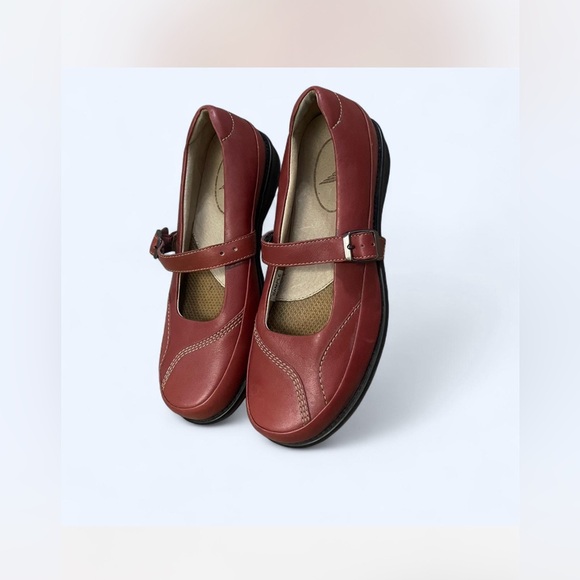 Vintage Red Wing Women's Red Mary Jane Shoes - Picture 3 of 5